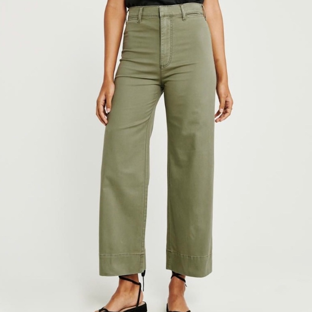 Abercrombie | NWT High Rise Crop Wide Leg Pants Olive 26S